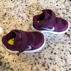 INFANT NIKE SNEAKERS SIZE 3